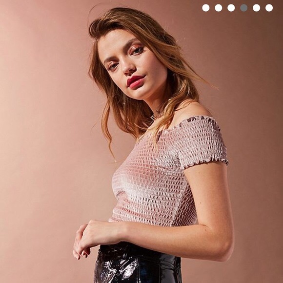 💗 Pink Top 💗 - Picture 2 of 3